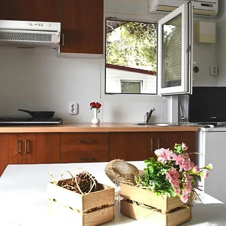 بيت للعطل Mobile Homes Perna Orebic Cin11001 Myf *